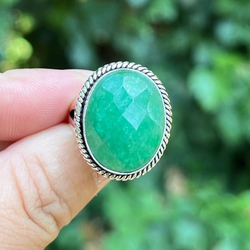 Size 7.5 925 silver‎ plated simulated emerald ring